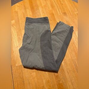 Wearables Two-Tone Gray Legging Small